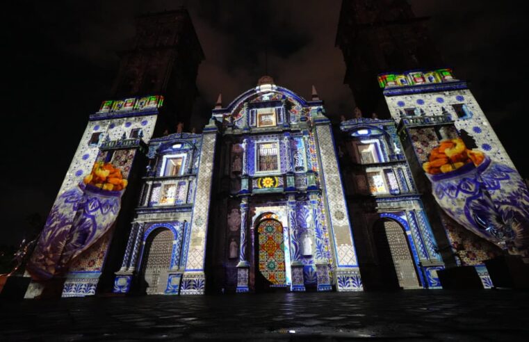 Inaugura Pepe Chedraui proyecciones del videomapping «Septiembre Brilla» en la fachada de Catedral