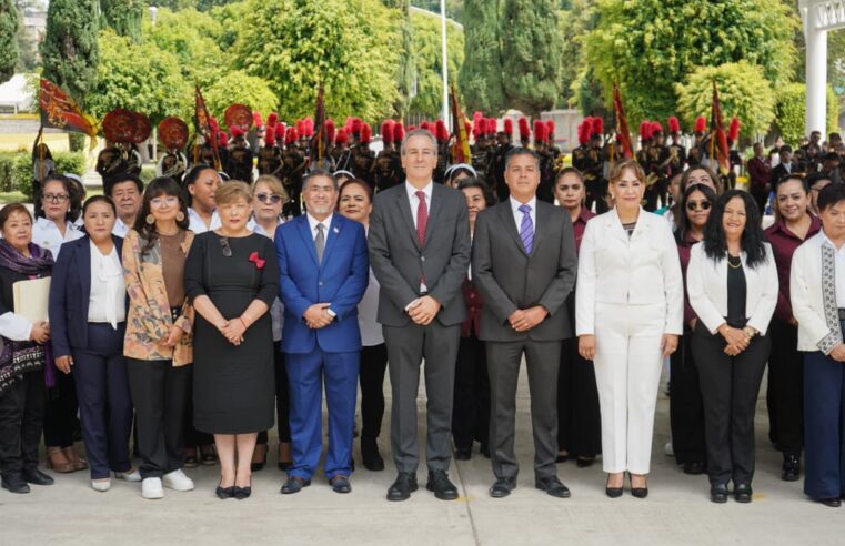 Encabeza Pepe Chedraui entrega de banderas en escuelas, juntas auxiliares e inspectorías