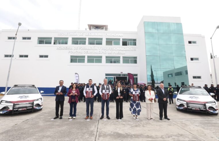 Encabeza Pepe Chedraui ceremonia de clausura de capacitación a policías de la ciudad sobre órdenes de protección