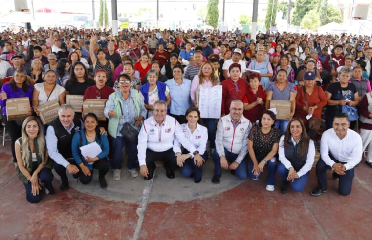 Impulsan MariElise Budib y Pepe Chedraui el programa “Alimentación Imparable” en Agua Santa