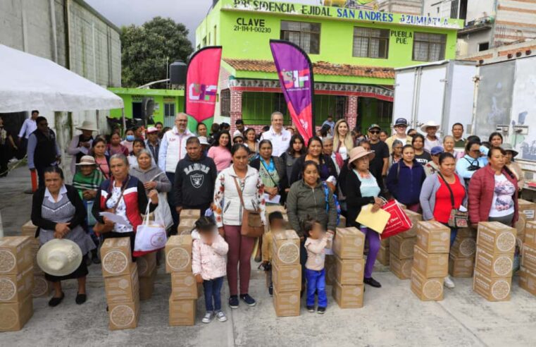 Entrega Pepe Chedraui apoyos alimentarios en Azumiatla