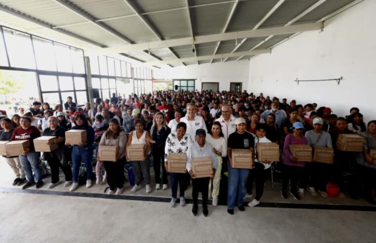 Entrega Pepe Chedraui a través del SMDIF más de mil despensas en La Guadalupana