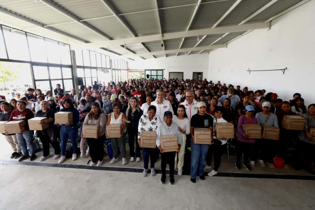Entrega Pepe Chedraui a través del SMDIF más de mil despensas en La Guadalupana