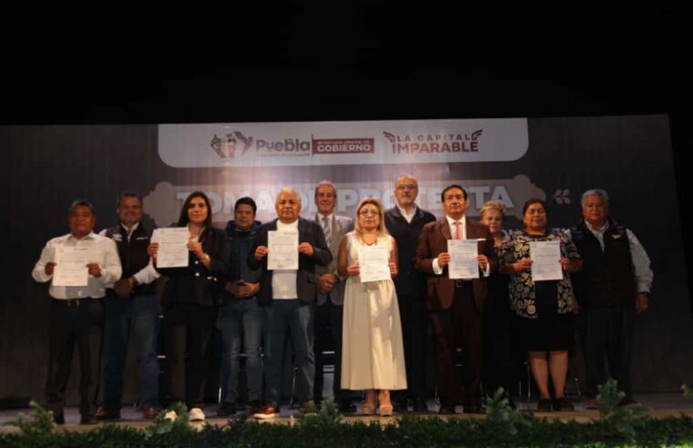 Entrega Pepe Chedraui constancias de mayoría a integrantes de Mesas Directivas de Vecinos