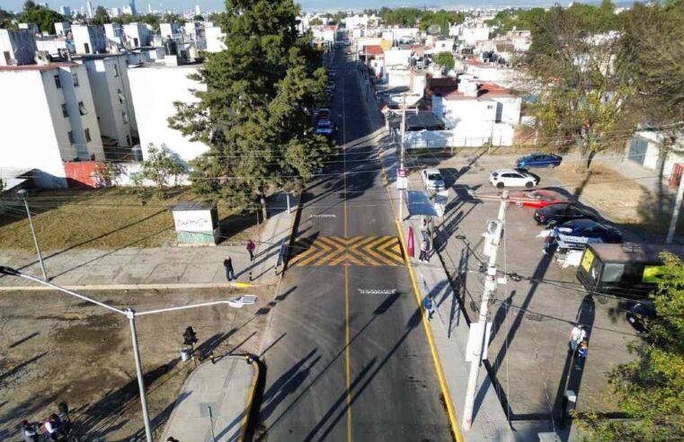 Entrega Pepe Chedraui rehabilitación vial en la unidad habitacional Loma Bella