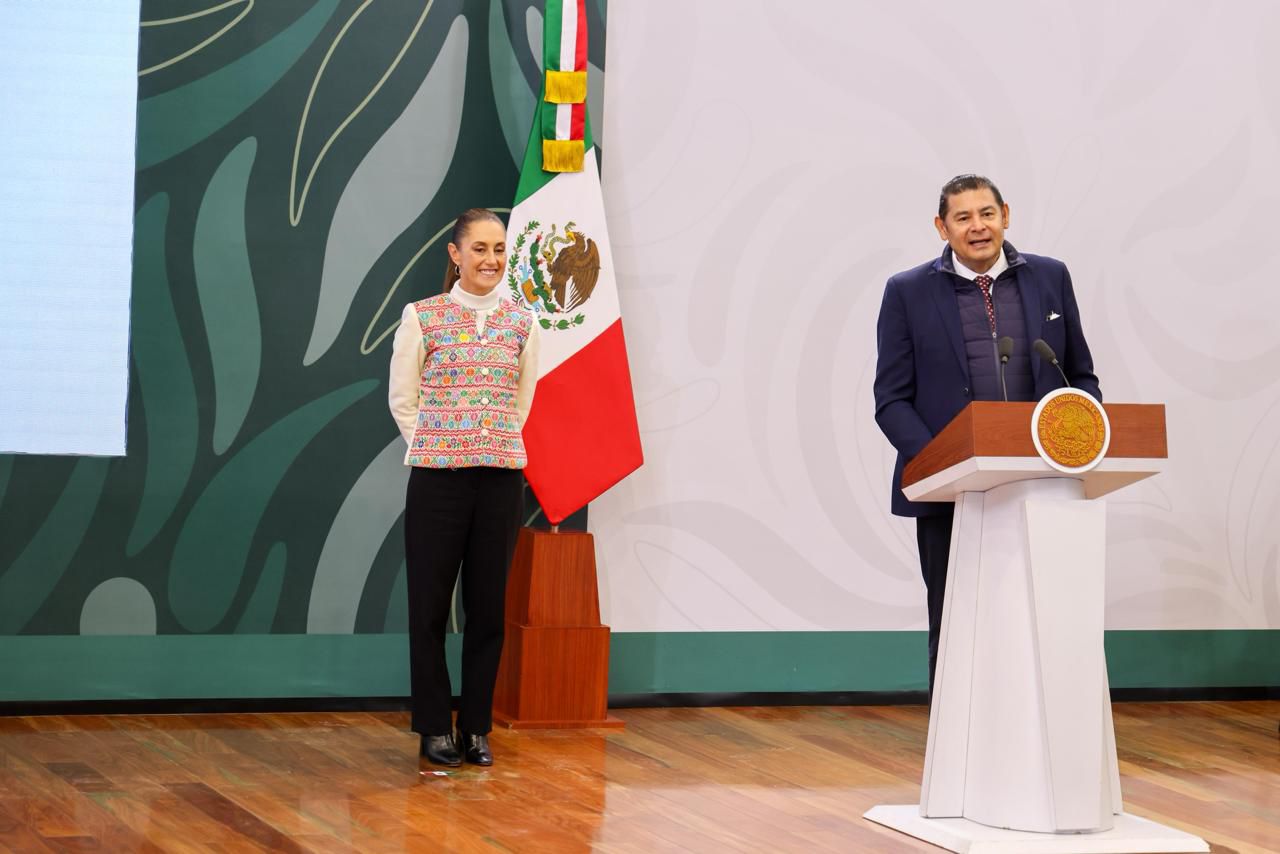 Cumple la presidenta Sheinbaum con damnificados en Puebla