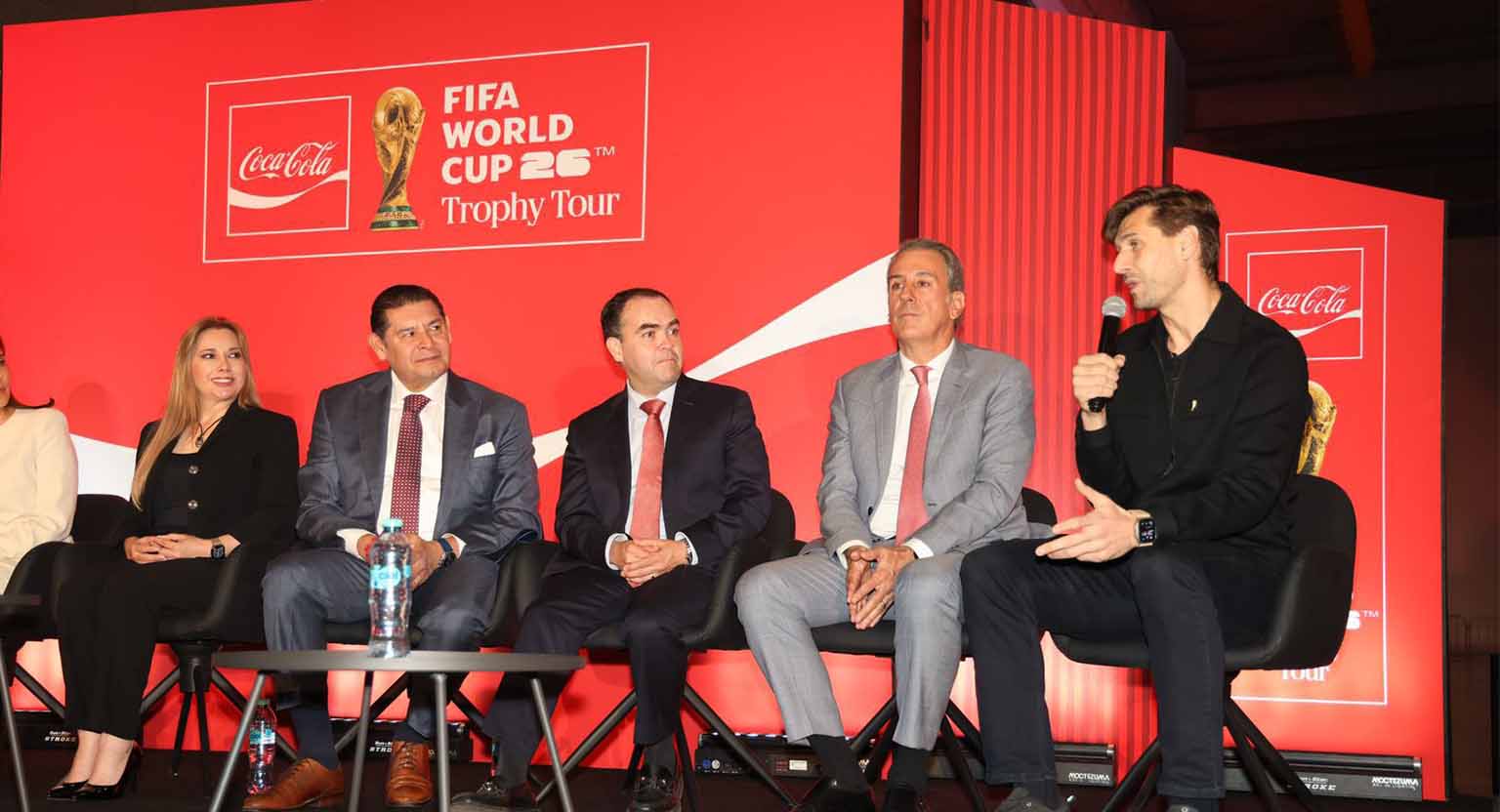 Puebla forma parte de la fiesta mundialista, recibe trofeo internacional