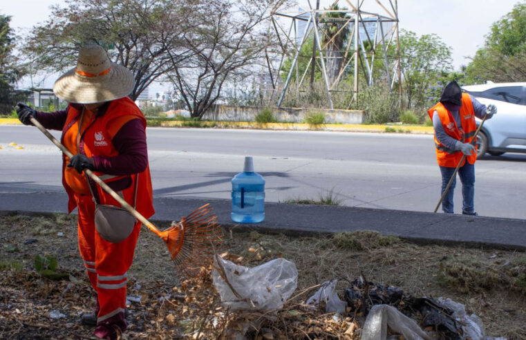 Acciones de limpieza del Gobierno de Pepe Chedraui llegan a Bulevar Municipio Libre