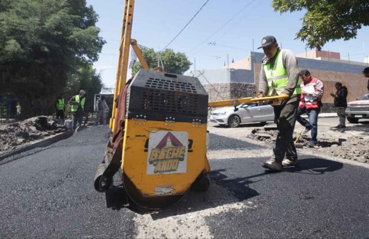 El Gobierno de la Ciudad mejora las vialidades de la capital con el programa de bacheo permanente