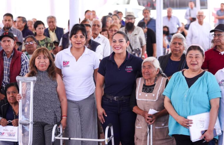 Entrega Lupita Cuautle apoyos funcionales que mejoran la vida de las personas con discapacidad