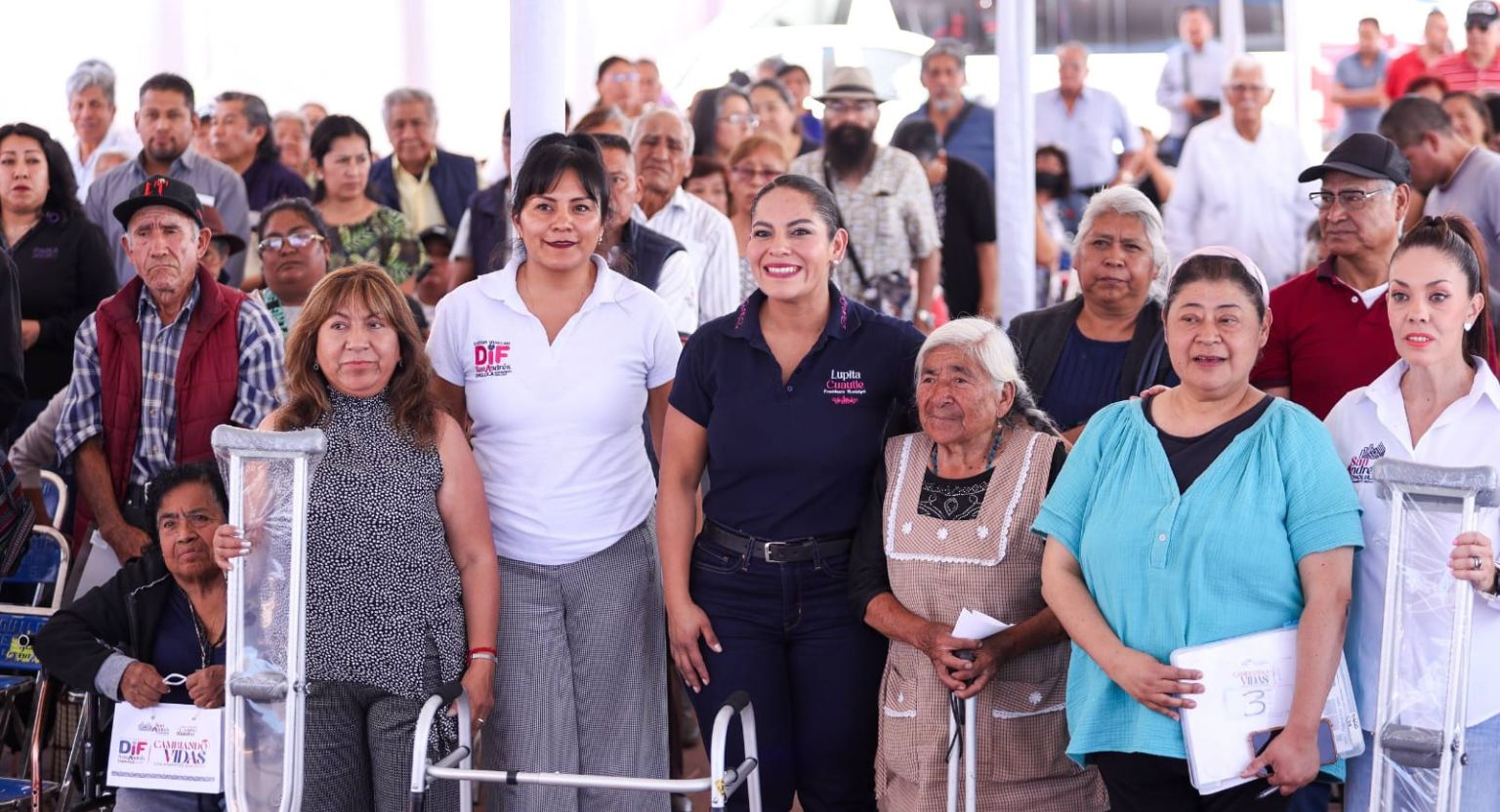 Entrega Lupita Cuautle apoyos funcionales que mejoran la vida de las personas con discapacidad