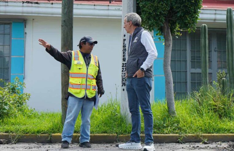 Intensifica Gobierno de Pepe Chedraui trabajos de bacheo en el Barrio El Refugio