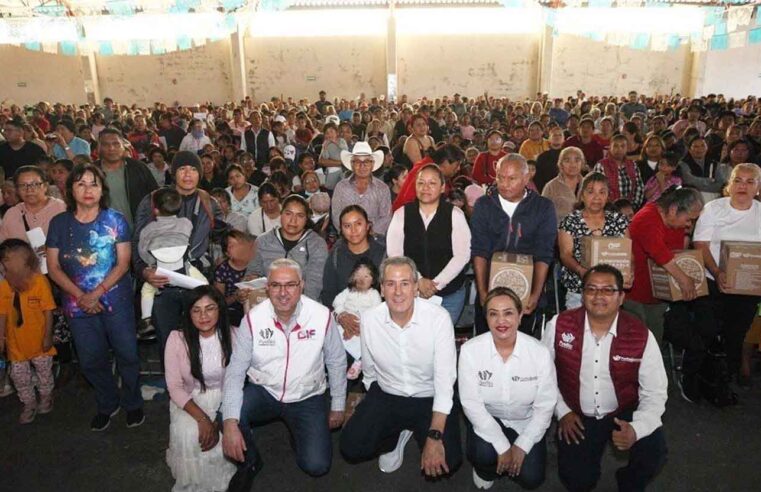 Lleva Pepe Chedraui despensas a habitantes de San Pablo Xochimehuacan