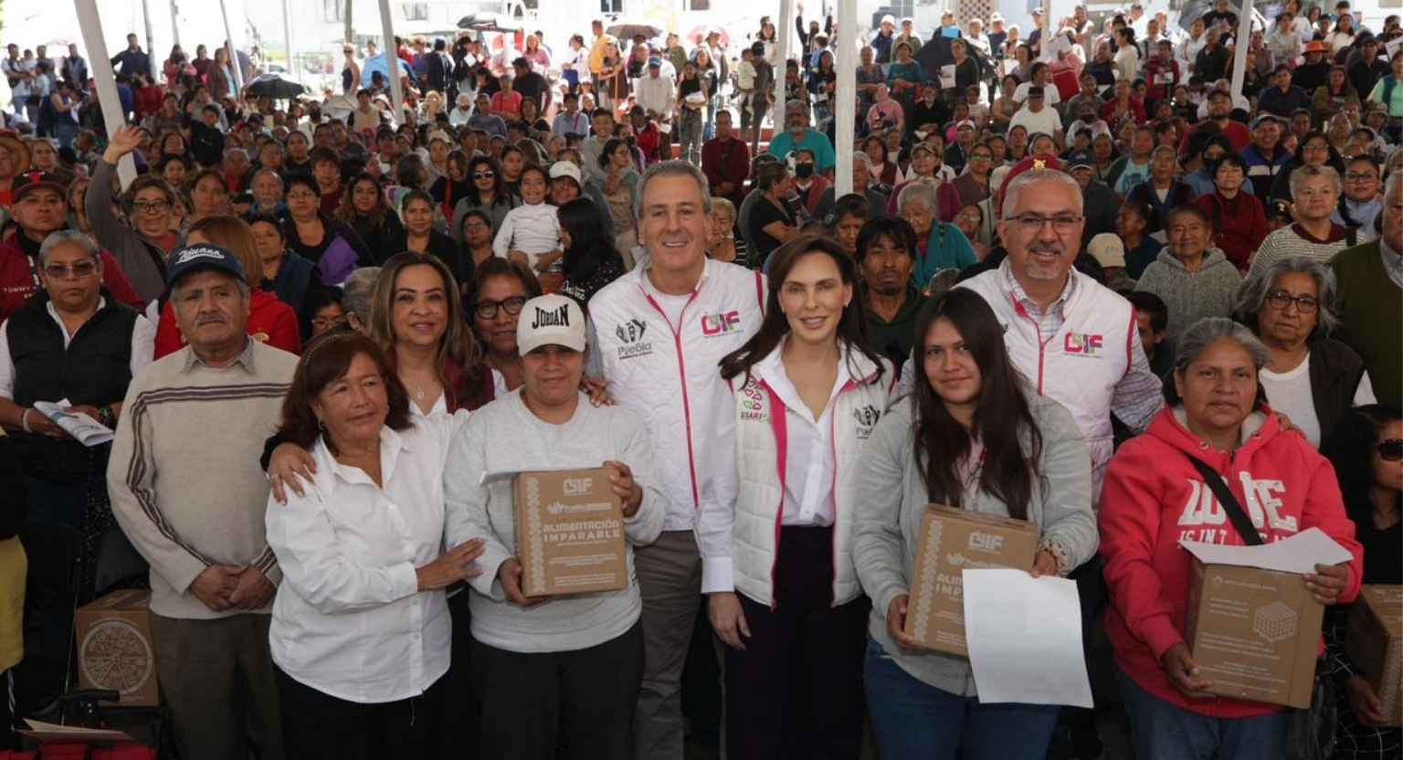 Pepe Chedraui y MariElise Budib entregan más de 2 mil 800 despensas en La Margarita