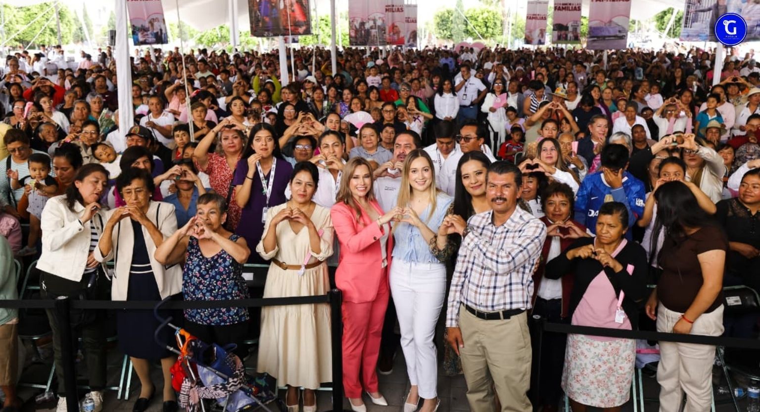 Con amor y cariño SEDIF consiente a 2 mil madres de Acatzingo