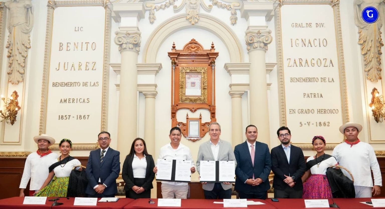 Firma Pepe Chedraui hermanamiento entre Puebla capital y Huatulco