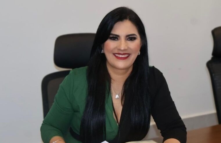 Propone Delfina Pozos cobertura médica para todas las personas que trabajan al servicio del Estado