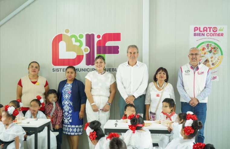 Visita Pepe Chedraui desayunador escolar en el Jardín de Niños «La Flor»
