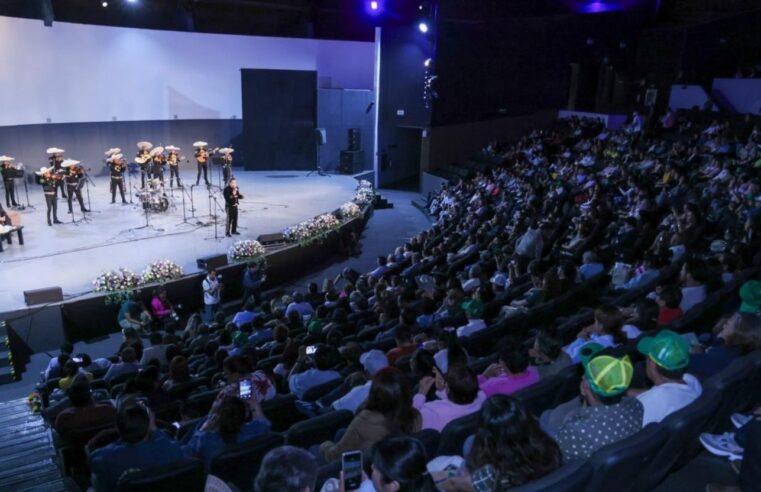 Gobierno estatal celebra a papás con recital musical para unir a las familias poblanas