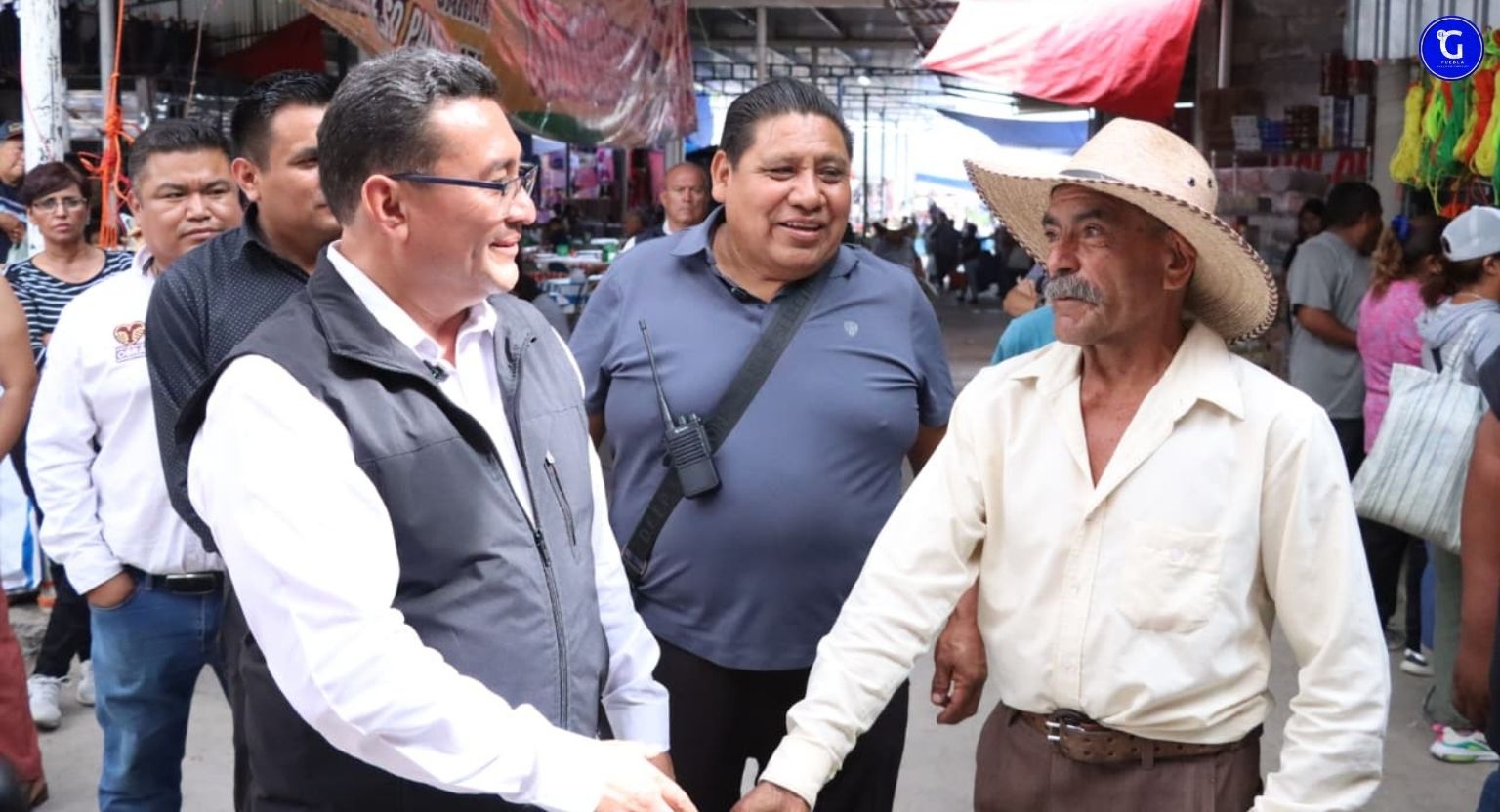 Impulsa diputado Pável Gaspar obras comunitarias y atiende necesidades de comerciantes de la Mixteca poblana