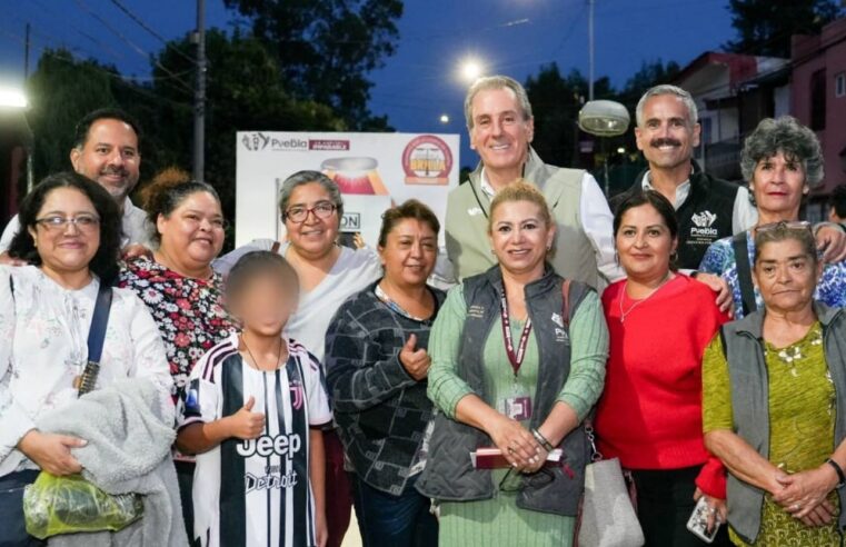 Lleva Pepe Chedraui alumbrado LED a la colonia 10 de Mayo con Puebla Brilla