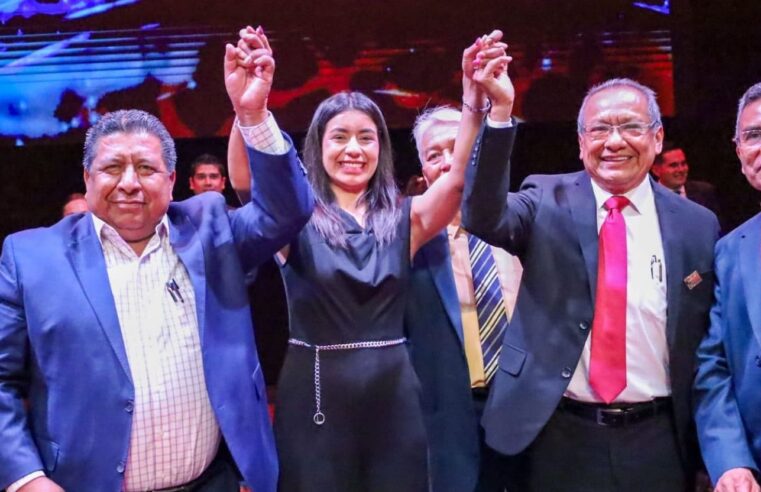 Gaby “La Bonita” Sánchez inspira a graduados de la Técnica 2 a creer en sus sueños
