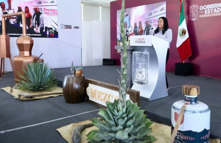 Gobierno reconoce la excelencia del mezcal poblano con “Premio al origen 2026”