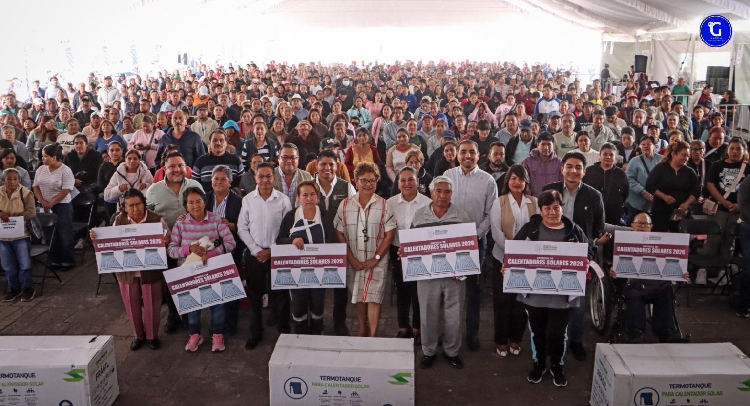Omar Muñoz entrega 845 calentadores solares más a familias de Cuautlancingo