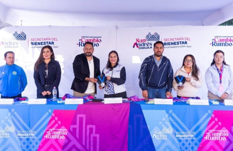 Presenta Lupita Cuautle playera y medalla de la carrera «Corre por las Juventudes 2026»