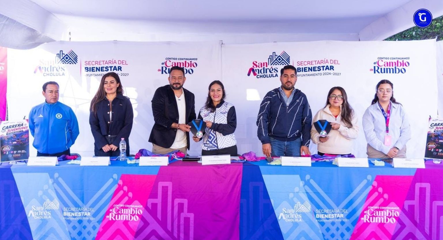 Presenta Lupita Cuautle playera y medalla de la carrera «Corre por las Juventudes 2026»