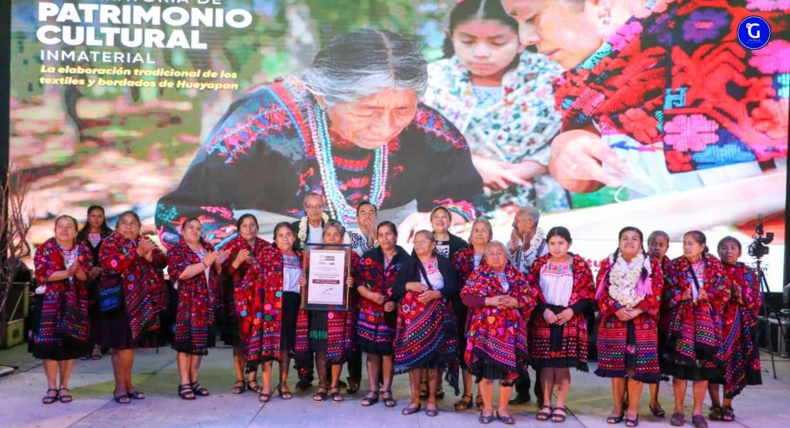 Textiles y bordados de Hueyapan se reconocen como Patrimonio Cultural Intangible de Puebla