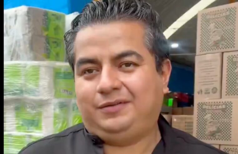 Empresa "El Rey del Ahorro" premia a su trabajador