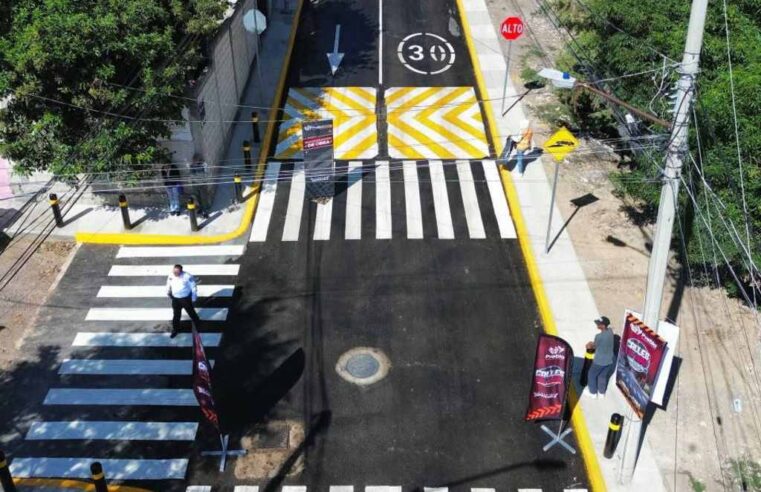 Entrega Pepe Chedraui rehabilitación vial en la colonia Fraternidad Antorchista