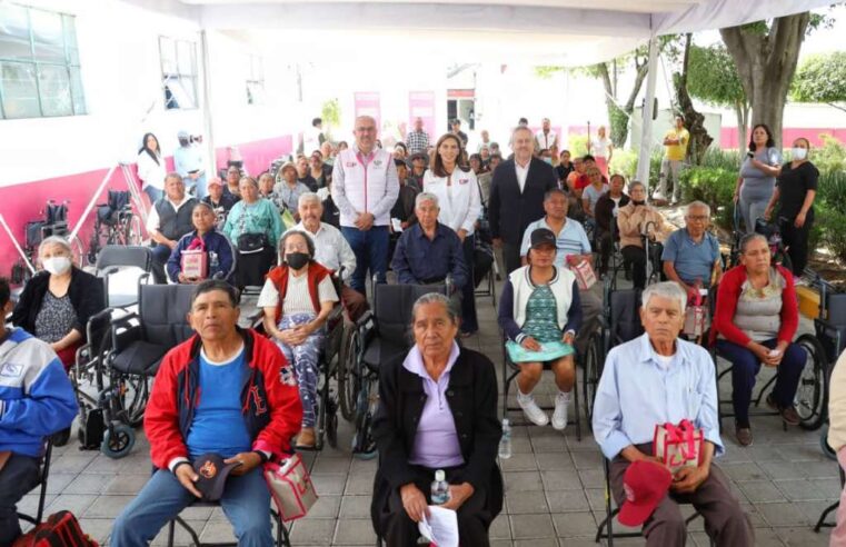 MariElise Budib entrega 60 aparatos funcionales