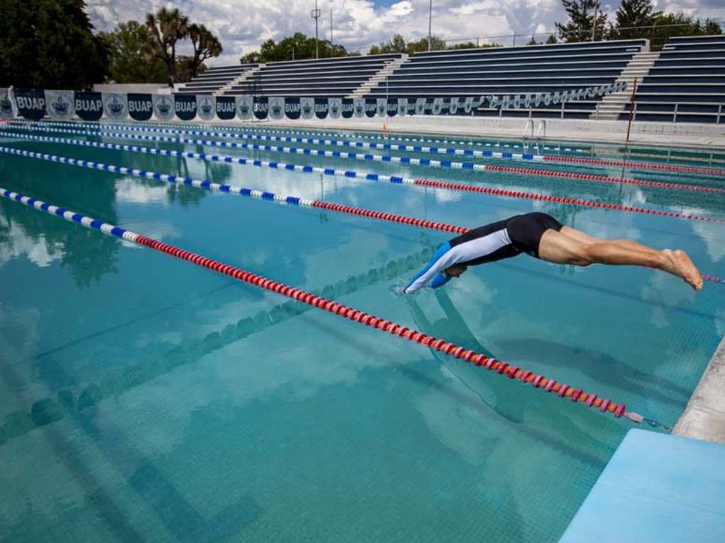 BUAP anuncia cursos intensivos de natación para infantes, jóvenes y adultos