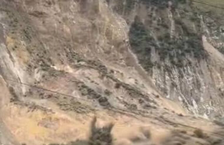 Enorme desprendimiento de tierra causa alarma en Nepal