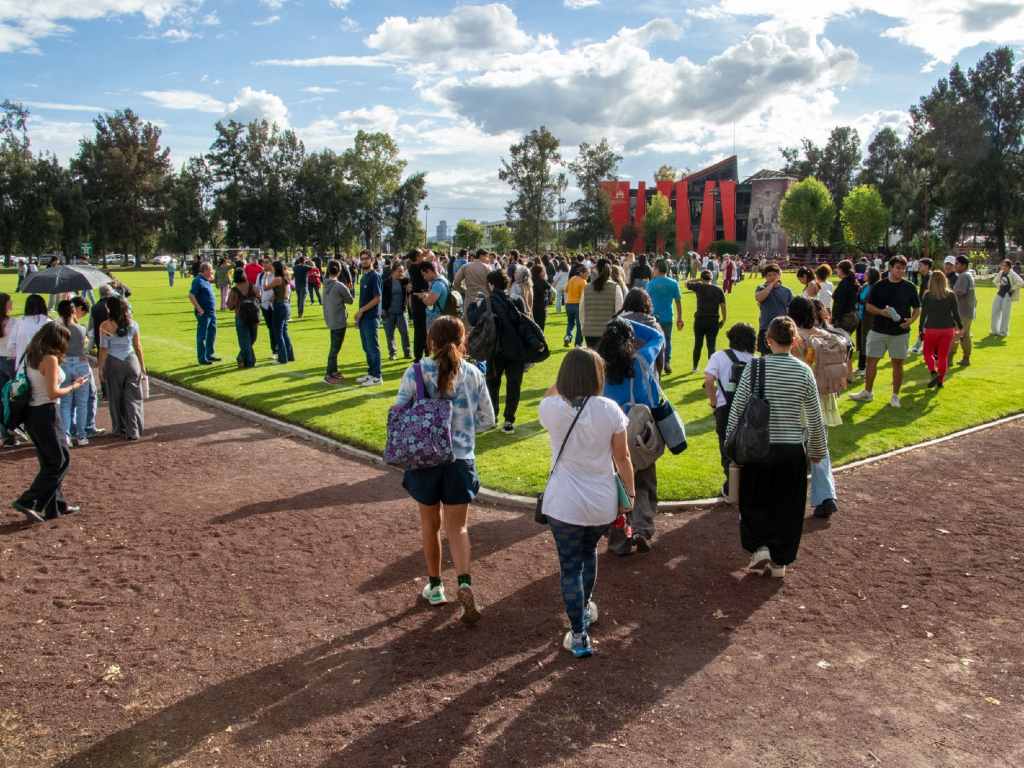 Académico IBERO Puebla brinda recomendaciones para mantener la calma ante un sismo