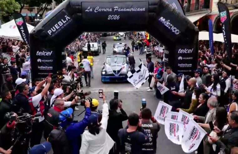 La Carrera Panamericana 2026 reunió a miles de aficionados en el Zócalo