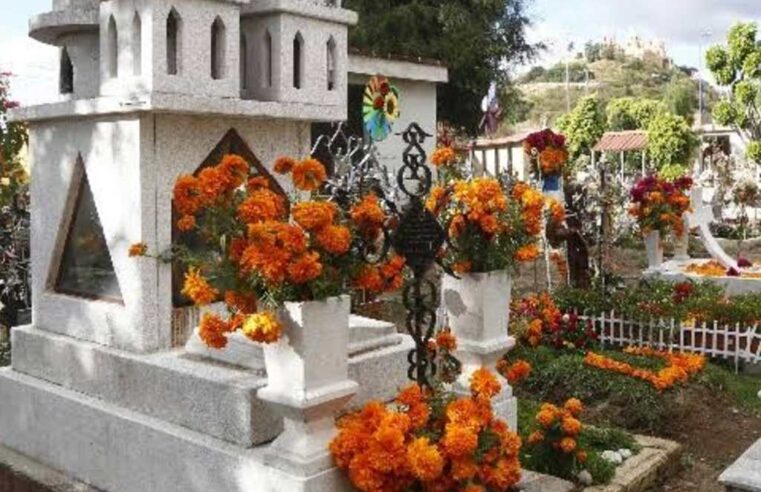 Gobierno de la Ciudad exhorta a prevenir golpes de calor durante las visitas a panteones en Día de Muertos