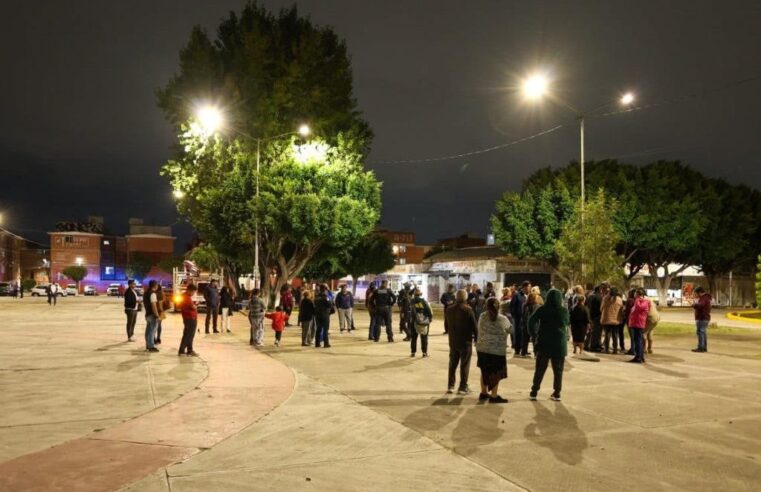 Moderniza Gobierno de la Ciudad289 luminarias en la U.H. San Bartolo