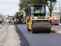 Puebla transforma 558 kilómetros de caminos con 13 trenes de pavimentación