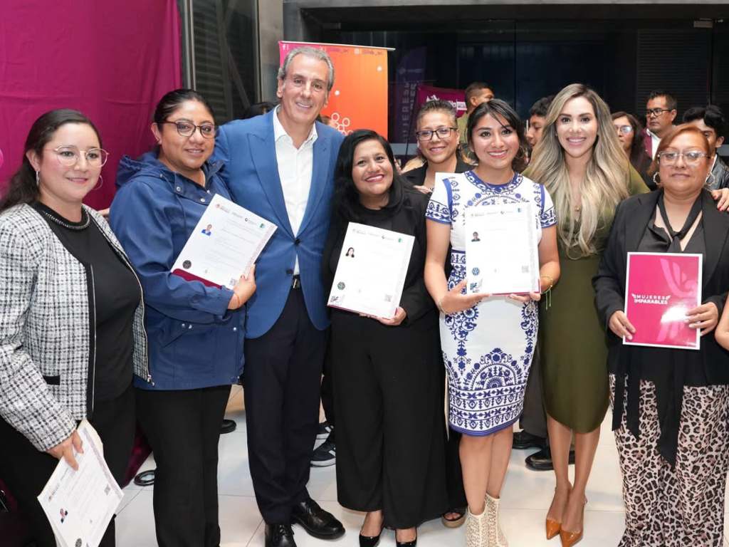 Gobierno de la Ciudad entrega certificaciones para profesionalizar y reconocer el trabajo de cuidados