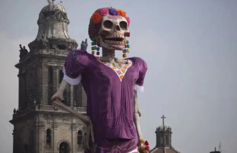 ¡La Catrina más grande del mundo! Monumental figura de 32 metros conquista la Ciudad de México